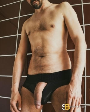 Gay Escort Mikeyxxl10 40yr - blowjob