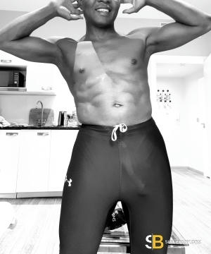 Gay Escort Dwayne 25yr - licking