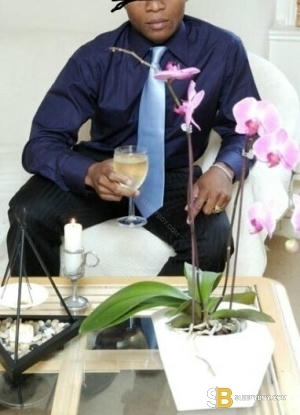 Gay Escort Dwayne 25yr - licking