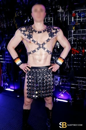 Gay Escort Master Alecs 30yr - trios