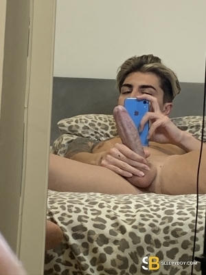 Escort British Ryo X 21yr - spanking