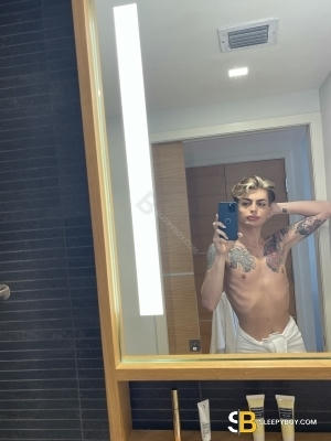 Gay Escort British Ryo 21yr - shoes