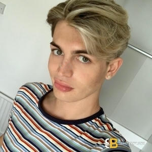 Escort British Ryo X 21yr - shoes