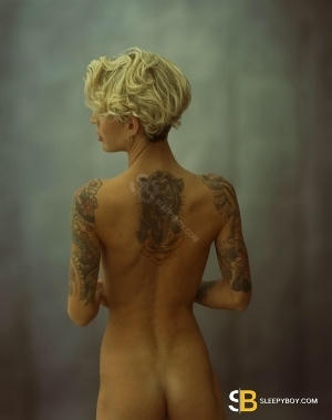 Gay Escort British Ryo 22yr - cum on face