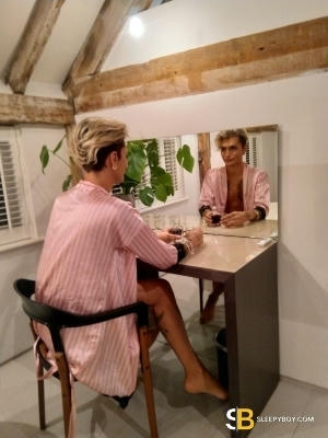 Gay Escort British Ryo 22yr - gangbang