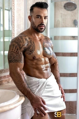 Bisexual Escort Davi_onlytopxxl 25yr - cum eating