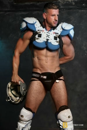 Gay Escort David Cork 35yr - shoes