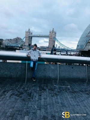 Gay Escort Miguel 20yr - licking