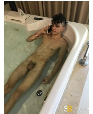 Gay Escort Derick 20yr - massage