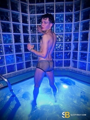 Gay Escort Derick 20yr - always safe sex