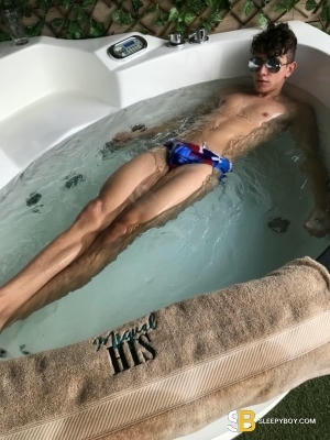 Escort Miguel 20yr - licking