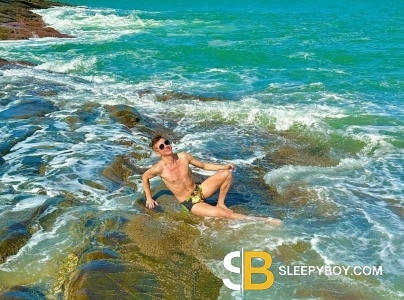 Gay Escort Derick Top 21yr - always safe sex