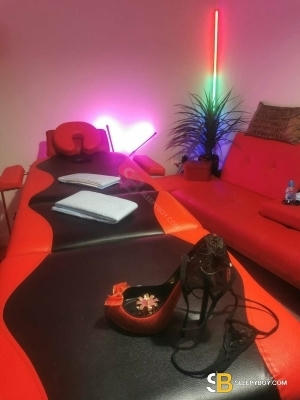 Bisexual Escort Lilly. Best 31yr - licking