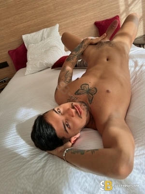 Gay Escort Babe Thales 22yr - massage