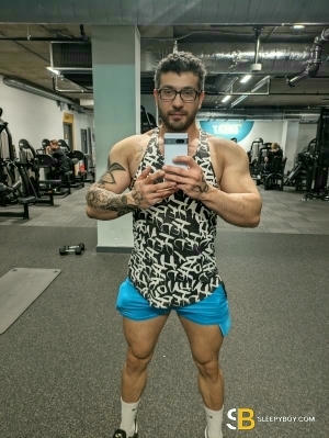 Gay Escort Phi Masseur 28yr - blowjob