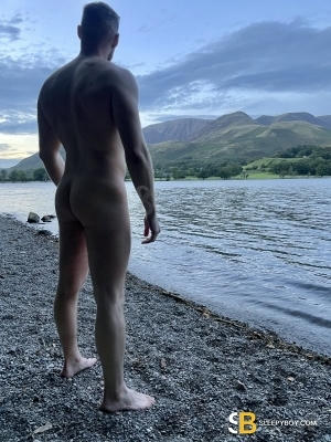 Gay Escort Hungjock 27yr - trios