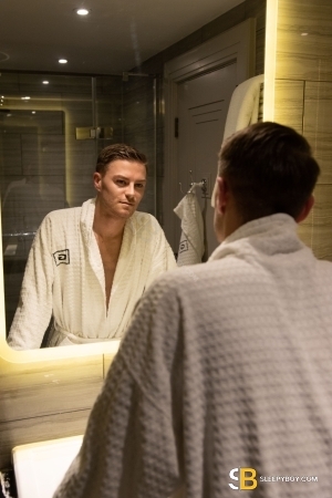 Bisexual Escort Grey 25yr - always safe sex