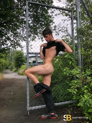 Escort Danny 20yr - licking