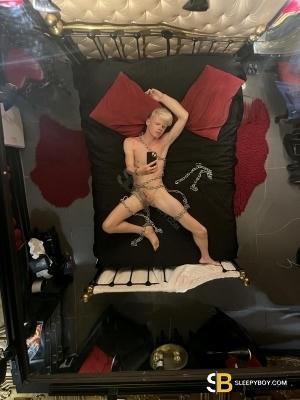 Gay Escort Kay 23yr - always safe sex