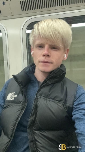 Gay Escort Kay 24yr - spitting