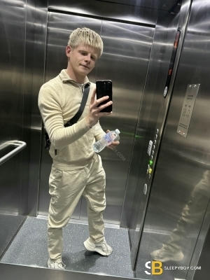 Gay Escort Kay 24yr - blowjob