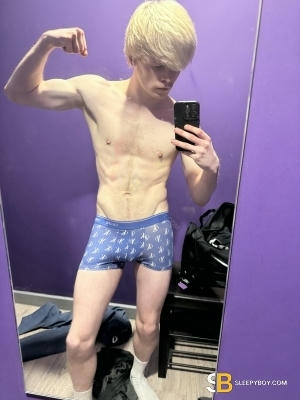 Gay Escort Kay 24yr - blowjob