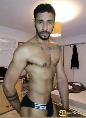 Gay Escort Alan 29yr - licking