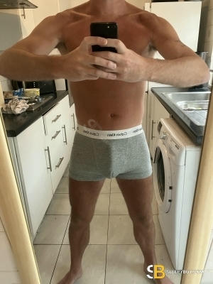 Bisexual Escort Xxxl90 30yr - cum on face