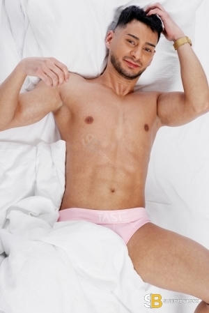 Bisexual Escort Patrik 26yr - cum on body
