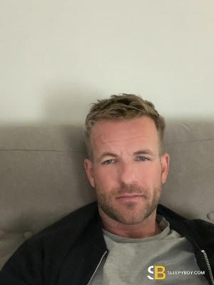 Bisexual Escort Rhys 32yr - gangbang