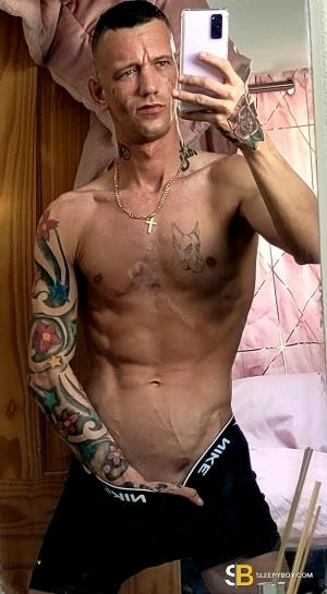 Gay Escort Rhys 29yr - licking