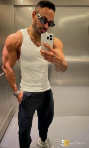 Gay Escort Bruno Reis 30yr - cum on face