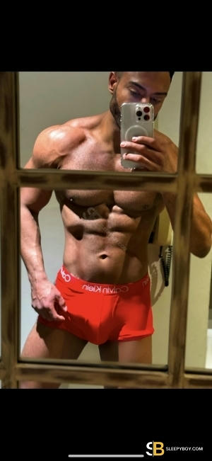 Gay Escort Bruno Reis 30yr - cum on face