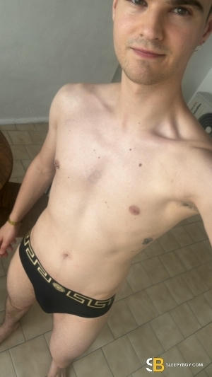 Gay Escort Jay 20yr - trios