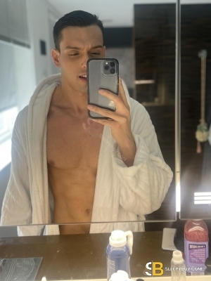 Gay Escort Noah M&uuml;ller 22yr - licking