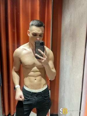 Gay Escort Noah M&uuml;ller 22yr - licking
