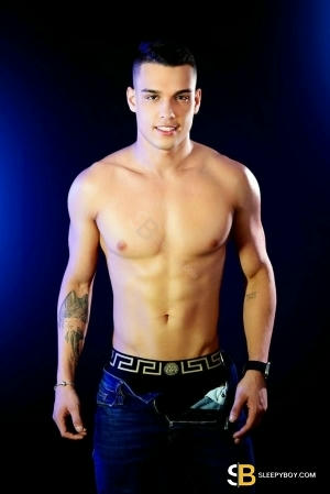 Gay Escort Marcello 23yr - masseur