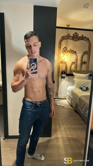 Gay Escort Marcello 23yr - foot worship