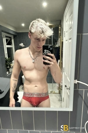 Bisexual Escort Rory 21yr - trios