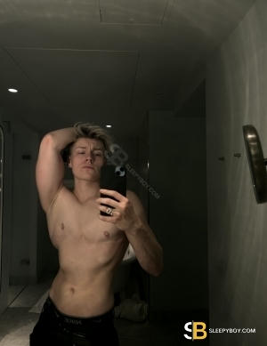 Bisexual Escort Rory 21yr - trios