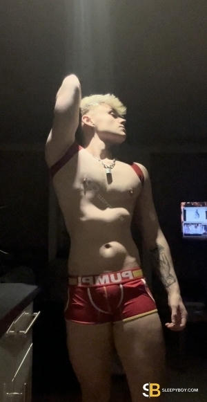 Bisexual Escort Rory 21yr - double penetration