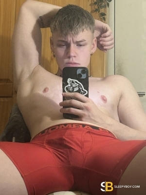 Bisexual Escort Rory 21yr - double penetration