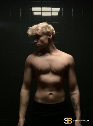 Gay Escort Rory 20yr - sucking