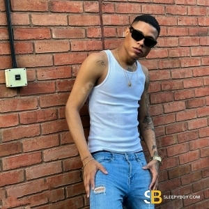 Gay Escort Leonardo Baiano 26yr - car dates