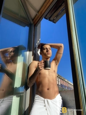 Gay Escort Pietro 23yr - licking