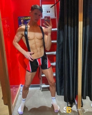 Gay Escort Logan 25yr - licking