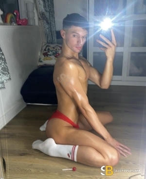 Gay Escort Logan 25yr - licking
