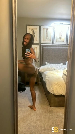 Gay Escort Dark N&rsquo; Stormy 31yr - trios