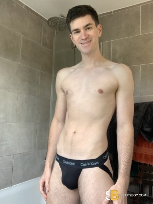 Gay Escort Jamie 28yr - gangbang