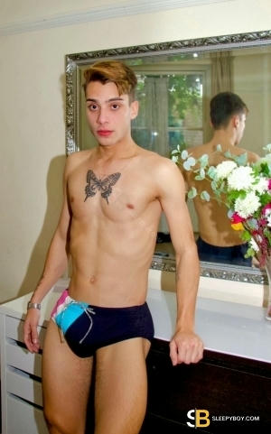 Gay Escort Lucas 22yr - trios